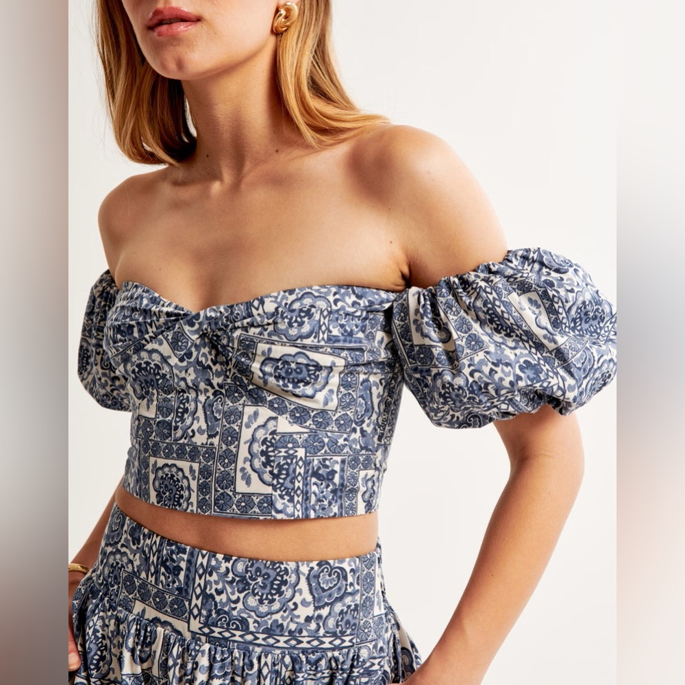 Poplin Off-The-Shoulder Set Top
